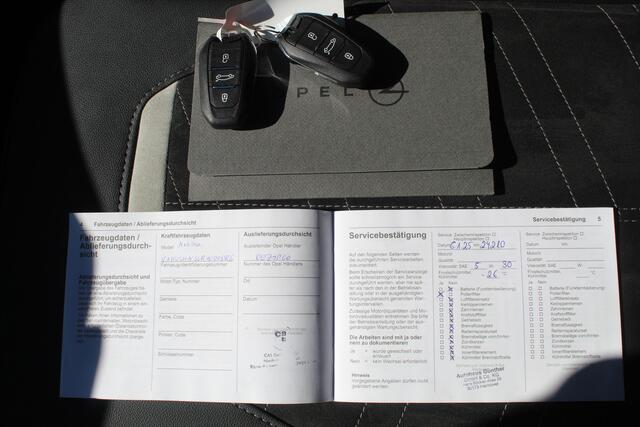 Opel MOKKA 1.2 Turbo Ultimate*Automaat* Navigatie/Virtual cockpit/Adaptive cruise control/Achteruitrijcamera/Parkeersensoren rondom/Apple carplay/Dodehoek detectie/Stoelverwarming/Stuurverwarming/Climate control/DAB/Lane assist/18'' Lichtmetalen velgen.