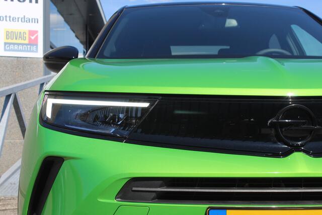 Opel MOKKA 1.2 Turbo Ultimate*Automaat* Navigatie/Virtual cockpit/Adaptive cruise control/Achteruitrijcamera/Parkeersensoren rondom/Apple carplay/Dodehoek detectie/Stoelverwarming/Stuurverwarming/Climate control/DAB/Lane assist/18'' Lichtmetalen velgen.