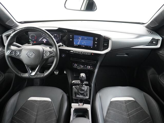 Opel MOKKA 1.2T 131PK Apple Carplay Android Auto Adaptieve Cruise Control Navi Ecc 360°Camera Stoelverwarming Ultimate Stuurverwarming Lmv 18" Bi-Tone Lak Regen-Lichtsensor Led-Matrix 100% Dealeronderhouden Origineel Nederlandse Auto 1e Eigenaar