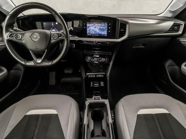 Opel MOKKA 1.2 Sport Automaat (VIRTUAL COCKPIT, APPLE CARPLAY, GROOT NAVI, CLIMATE, STUUR/STOELVERWARMING, LEDER, 360 CAMERA, ADAPTIVE CRUISE, GETINT GLAS, NIEUWSTAAT)