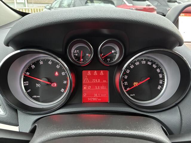 Opel MOKKA 1.4 T 140 pk Cosmo | 18" LM Velgen | Stoel en Stuur verwarming | AGR Stoelen | Navigatie | Elektrisch pakket | Camera | Parkpilot | Cruise control