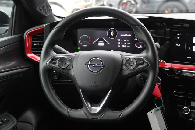 Opel MOKKA Electric Ultimate 50 kWh / Camera / CarPlay / Keyless / LED Koplampen / 17'' / Navigatie / DAB / Dodehoek / Cruise Control Adaptief / Warmtepomp