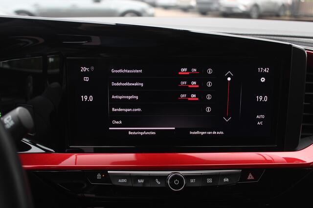 Opel MOKKA Electric Ultimate 50 kWh / Camera / CarPlay / Keyless / LED Koplampen / 17'' / Navigatie / DAB / Dodehoek / Cruise Control Adaptief / Warmtepomp