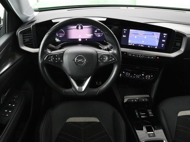 Opel MOKKA Mokka-e Ultimate 50 kWh | SOH 90% | 3 Fase | Stoelverwarming | Leder/Alcantara | Warmtepomp | Adaptive cruise | Camera | Stuurverwarming | Carplay | Matrix LED | Navigatie | Park Assist