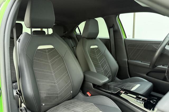 Opel MOKKA Mokka-e Ultimate 50-kWh 11kw bl. | Navigatie | Stoel & Stuurverwarming | Keyless | Camera | Alcantara bekleding | Climate control | Zwart dak