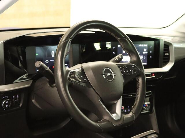 Opel MOKKA Mokka-e Elegance 50-kWh 7.4kw bl. SOH 94.2%!! - ORIGINEEL NEDERLANDSE AUTO - LEDERPAKKET - PARKEERSENSOREN ACHTER - ACHTERUITRIJ CAMERA - 360 GRADEN CAMERA - STOELVERWARMING - 3 FASE LADEN - LEDEREN BEKLEDING