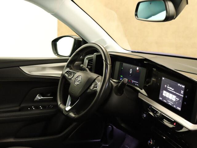 Opel MOKKA Mokka-e Elegance 50-kWh 7.4kw bl. SOH 94.2%!! - ORIGINEEL NEDERLANDSE AUTO - LEDERPAKKET - PARKEERSENSOREN ACHTER - ACHTERUITRIJ CAMERA - 360 GRADEN CAMERA - STOELVERWARMING - 3 FASE LADEN - LEDEREN BEKLEDING