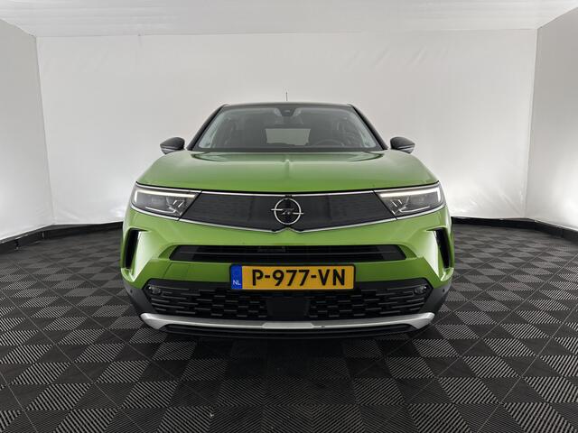 Opel MOKKA Mokka-e Ultimate 50-kWh 7.4kw bl. [ 3-Fase ] {SOH-84%} (INCL-BTW) *FULL-LED | LEATHER-MICROFIBRE | ADAPTIVE-CRUISE | HEATED-SPORTSEATS | DAB+ | KEYLESS | DIGI-COCKPIT | CARPLAY | AMBIENT-LIGHT | CAMERA | LANE-ASSIST | 18"ALU*