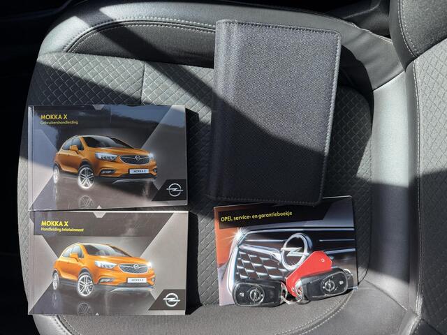 Opel MOKKA X 1.4 Turbo Innovation 140 pk / Trekhaak (1200 KG Trekgewicht) / Achteruitrijcamera/ Cruise Control / Navigatie / All Season Banden