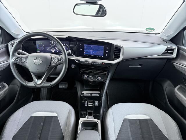 Opel MOKKA Electric Level 2 50kWh Warmtepomp Trekhaak Adap.Cruise Navi 360°Camera Ecc Apple Carplay Android Auto Pdc SOH 85% Keyless Lmv Led Privacy Glas Isofix Dealeronderhouden Origineel Nederlandse Auto