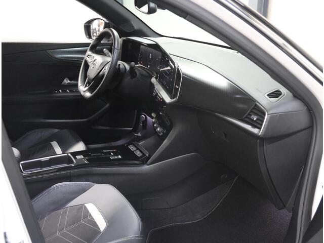 Opel MOKKA 1.2 130PK Ultimate | 1ste eigenaar | Alcantara | Stoel/Stuurverwarming | Massagestoel | FULL LED | Camera | Two-tone | Privacy Glass | AppleCarPlay/AndroidAuto | Navigatie | Adaptief Cruise Control | Keyless | Isofix |
