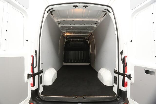 Opel MOVANO 2.3 CDTI L3H2 Airco Camera Cruise Trekhaak Navi 3 Persoons Imperiaal PDC