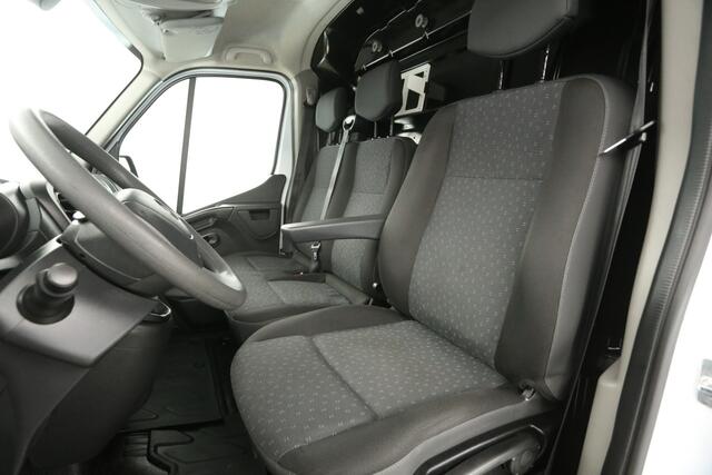 Opel MOVANO 2.3 CDTI L3H2 Airco Camera Cruise Trekhaak Navi 3 Persoons Imperiaal PDC