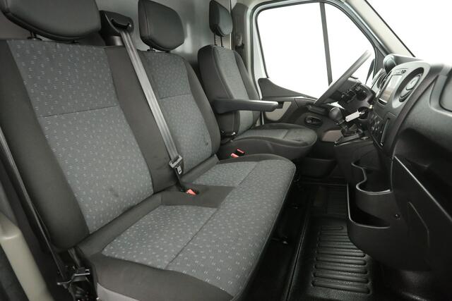 Opel MOVANO 2.3 CDTI BiTurbo L2H2 146PK Airco Camera Cruise Navigatie PDC 3 Persoons Imperiaal Trekhaak
