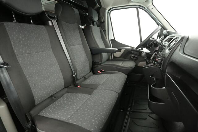 Opel MOVANO 2.3 CDTI L2H2 Airco Cruise Trekhaak Parkeersensoren 3 Persoons Elektrpakket