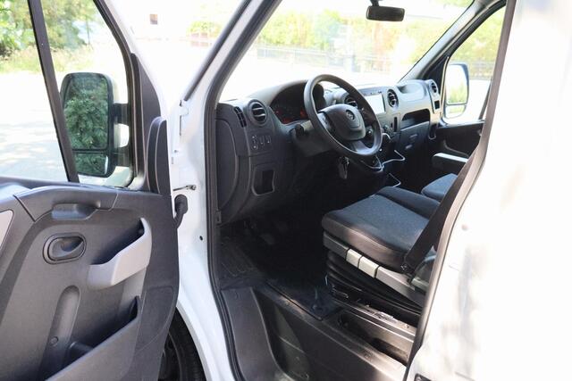 Opel MOVANO 2.3 CDTI L2H2 2017 | Dealeronderhouden | Airco | Trekhaak | Navigatie | Cruise Control | DAB Radio | Stuurwiel Bediening | Nationale Autopas