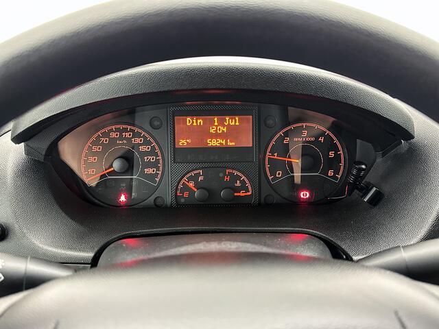 Opel MOVANO 2.2D 140pk Bakwagen met Laadklep Cruise Control Meubelbak Airco