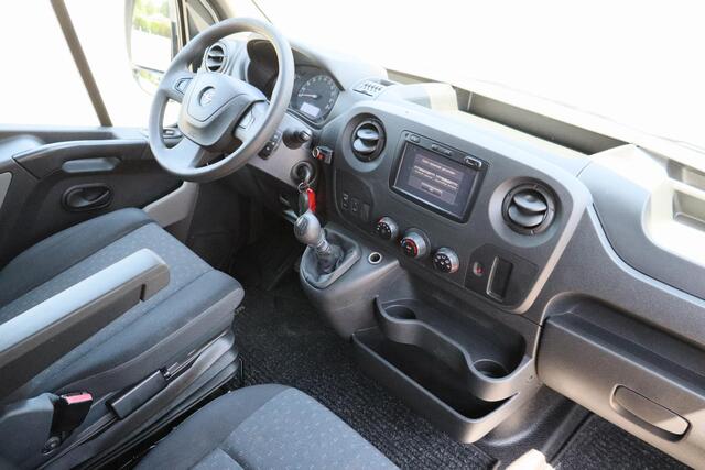 Opel MOVANO 2.3 CDTI L2H2 2018 NAP | Navigatie | Bluetooth | Airco | Camera | Geveerde stoel | Trekhaak | Cruise control | Elektrische ramen | PDC | Zeer nette bus