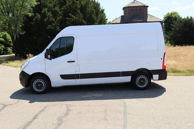 Opel MOVANO 2.3 CDTI L2H2 2018 NAP | Navigatie | Bluetooth | Airco | Camera | Geveerde stoel | Trekhaak | Cruise control | Elektrische ramen | PDC | Zeer nette bus