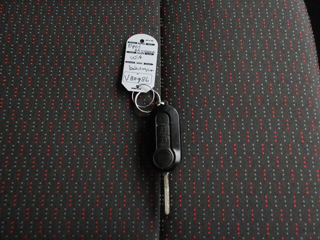 Opel MOVANO 2.3CDTi 140PK Bakwagen+Laadklep 750kg | Airco | Camera | 3-Persoons | Dakspoiler