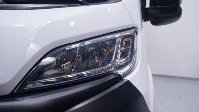 Opel MOVANO 2.2D 140 pk L2H2 Edition Airco, NAP, Imperiaal met Trap, Trekhaak 2.500 kg met Opstap, Navi, 1e Eigenaar, 3-Zits