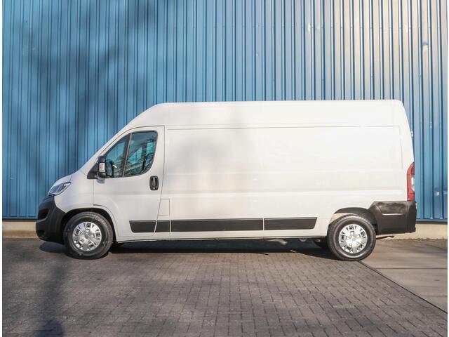Opel MOVANO GB Zwaar Edition L3H2 2.2 165PK | Airco | Camera | Grip Control | Cruise Control | Armsteun | Trekhaak | 3 Zits | Houtenlaadvloer/Latbetimmering | Navigatie | Parkeersensoren | All Season Banden |