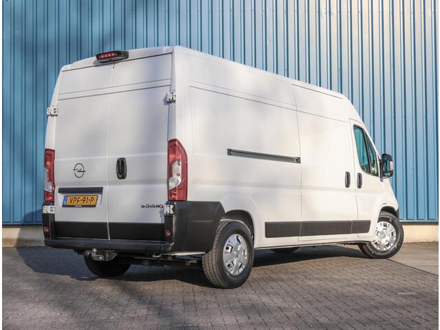 Opel MOVANO GB Zwaar Edition L3H2 2.2 165PK | Airco | Camera | Grip Control | Cruise Control | Armsteun | Trekhaak | 3 Zits | Houtenlaadvloer/Latbetimmering | Navigatie | Parkeersensoren | All Season Banden |