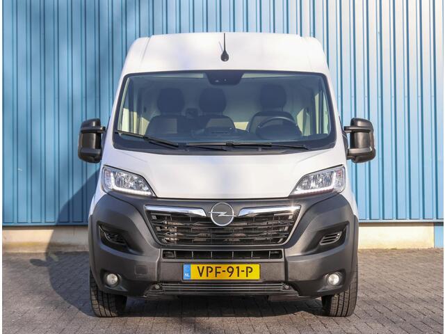 Opel MOVANO GB Zwaar Edition L3H2 2.2 165PK | Airco | Camera | Grip Control | Cruise Control | Armsteun | Trekhaak | 3 Zits | Houtenlaadvloer/Latbetimmering | Navigatie | Parkeersensoren | All Season Banden |