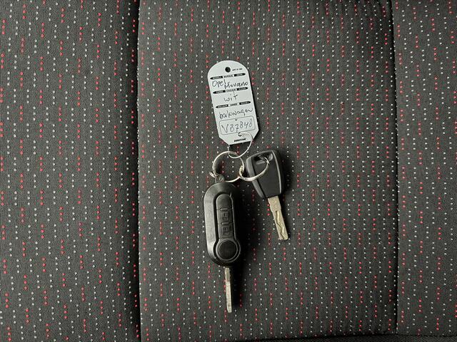 Opel MOVANO 2.2HDI 140PK Bakwagen+Laadklep | Camera | Airco | Cruise | 3-Zits