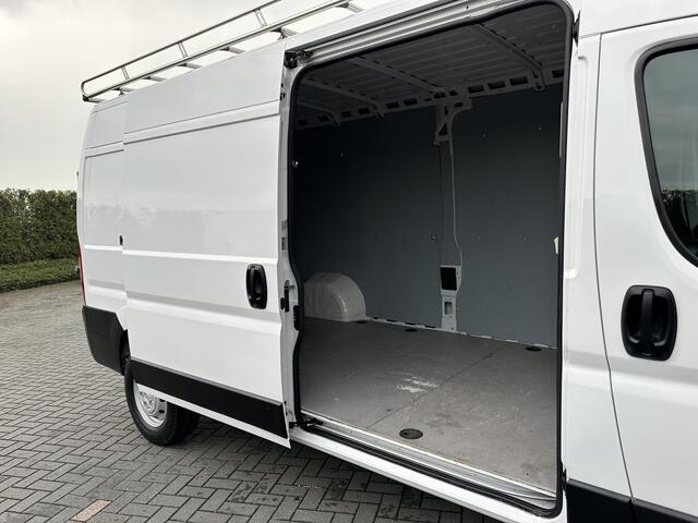 Opel MOVANO 2.2D 140 PK 3.5T / L3H2 / 49.954 KM / 3 TONS TREKHAAK / IMPERIAAL + LADDER / CAMERA / CRUISE / AIRCO