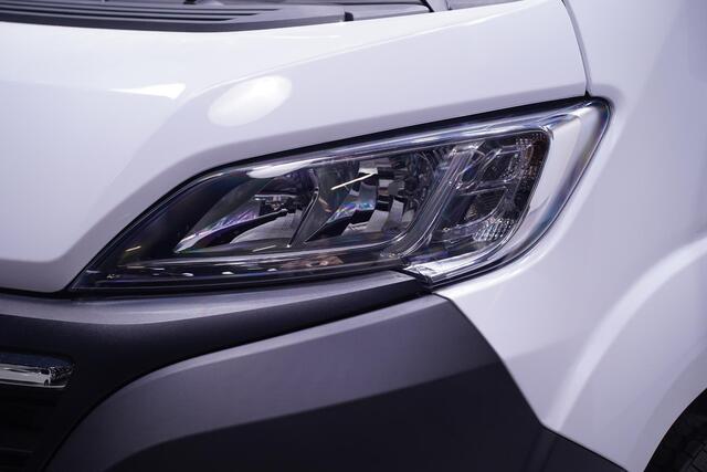 Opel MOVANO 2.2D 140 pk L2H2 Black&White Edition Navi Camera, 18" LMV, Treeplanken, Airco ECC, Nieuw, 3-Zits