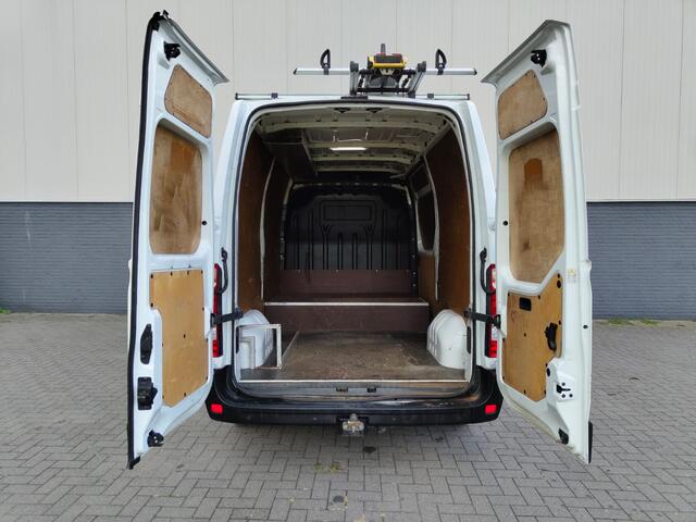 Opel MOVANO 2.3CDTI 146PK Bi-Turbo L2H2 3-Persoons Airco Cruise Trekhaak Pdc Schuifdeur ESP Bluetooth Betonplex Vloer Wandbetimmering EURO6 2.500KG Trekgewicht