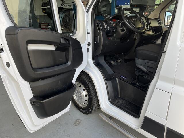 Opel MOVANO 2.2D 140 L3H2 Kastinrichting Airco Cruise controle Trekhaak 2500kg trekgewicht Apple carplay Omvormer 220V Werkplaatsinrichting 3-Persoons Achterruitrij camera Sortimo 1e eigenaar
