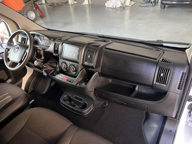 Opel MOVANO 2.2D 140 L3H2 Kastinrichting Airco Cruise controle Trekhaak 2500kg trekgewicht Apple carplay Omvormer 220V Werkplaatsinrichting 3-Persoons Achterruitrij camera Sortimo 1e eigenaar