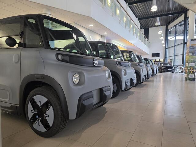 Opel Rocks GS | DIRECT LEVERBAAR BIJ VAN MOSSEL OPEL OOSTERHOUT! | Mobiliteit vanaf 16 jaar | Brommer rijbewijs | 2 jaar garantie | PRIVE LEASE VANAF ¤149 P/M |