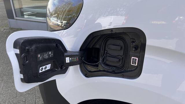 Opel VIVARO Electric L3 75 kWh AUTOMAAT | Multimedia | Apple Carplay | Android Auto | NAVI | Achteruitrijcamera | Parkeersensoren voor en achter | Dode hoek detectie | Scheidingswand comfort | Bestuurdersstoel comfort | Armsteun | Bank voorpassagiers | Reservewiel | 