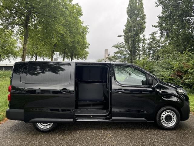 Opel VIVARO Vivaro-e L3 75 kWh 136pk AUTOMAAT | ACTIE OP = OP! | 2-zits | Passagiersstoel voorin | NAVI | Multimedia | Carplay | Parkeersensoren achter | ECall pakket met voorverwarmen | Bestuurdersstoel comfort | Reservewiel | van ¤48.685 voor ¤31.995 | N0001