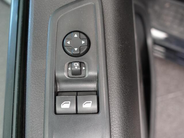 Opel VIVARO L3H1 Dubbele Cabine 144PK Automaat Airco Navi Bluetooth Trekhaak