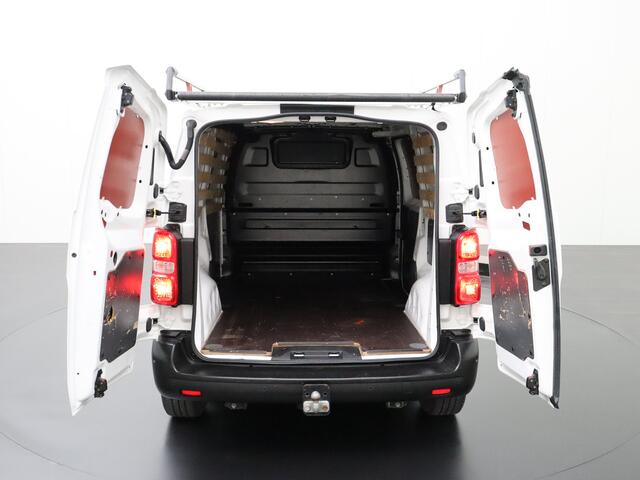 Opel VIVARO 2.0CDTI 122PK Lang Edition | Imperiaal | Trekhaak | Navigatie | Camera | 3-Persoons | Betimmering