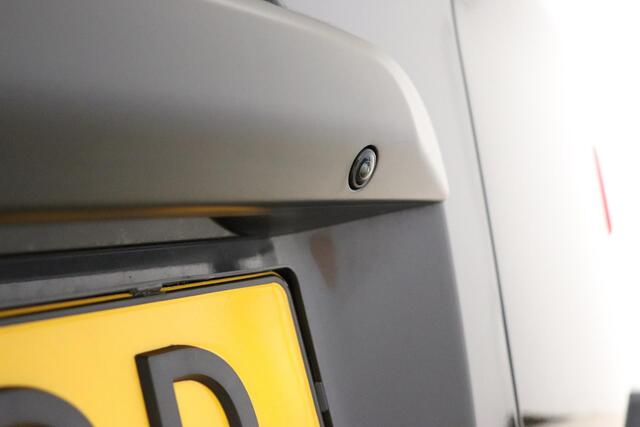 Opel VIVARO 2.0 Diesel 180 S&S L2 Automaat | Lederen Bekleding | Stoel-Stuurverwarming | Navigatie | Camera | Trekhaak | Betimmering | Luxe uitvoering | Lichtmetalen Velgen | Sidebars