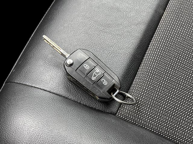 Opel VIVARO 2.0 CDTI L2H1 150pk Edition Imperiaal Cruise Control Betimmering