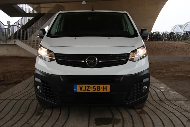 Opel VIVARO 2.0 CDTI 150 pk L3H1 Dubbel Cabine Edition uitvoering.