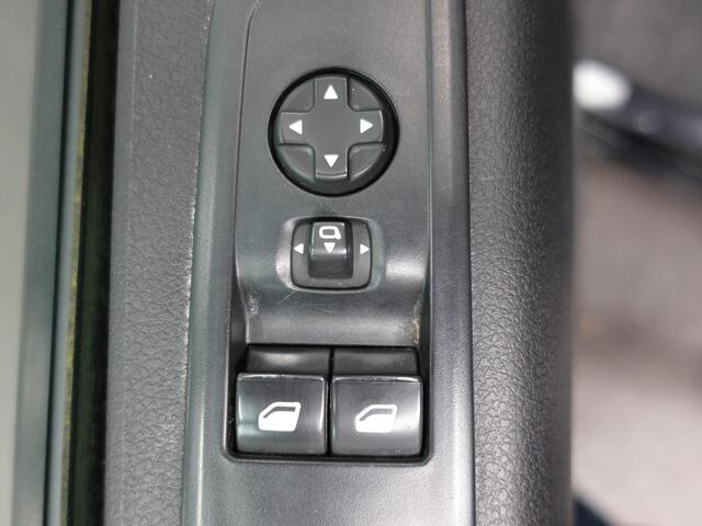 Opel VIVARO 145pk Automaat Dubbele cabine L3H1 Edition Navigatie Cruise Trekhaak Airco