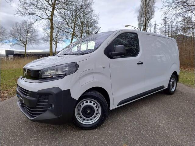 Opel VIVARO Electric L2 75 kWh 136pk | NAVI | Multimedia | Apple Carplay | Android Auto | Achteruitrijcamera | Parkeersensoren achter | Digitale cockpit | Stuurwielbediening | Tussenwand comfort met raam | Bestuurdersstoel comfort | Armsteun | Bank voorpassagiers | e