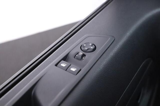 Opel VIVARO 2.0D 145pk L3 BPM VRIJ! Trekhaak/Camera/Carplay Opel Vivaro 2.0 Diesel 145 L2