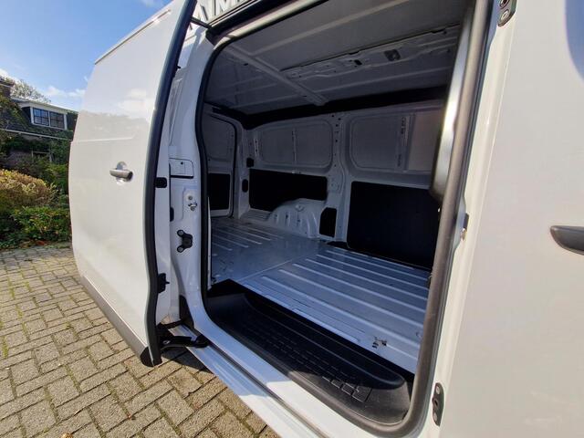 Opel VIVARO 2.0 Diesel 145pk L3 | Navigatie | Achteruitrijcamera | Airco | Bluetooth | Cruise control | DAB | Parkeersensoren | 3 zitplaatsen