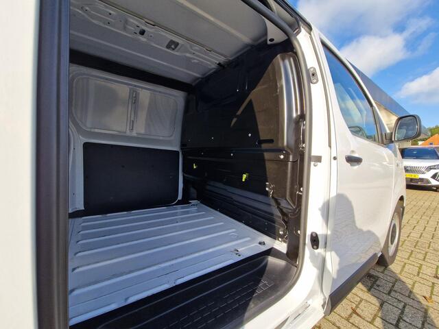 Opel VIVARO 2.0 Diesel 145pk L3 | Navigatie | Achteruitrijcamera | Airco | Bluetooth | Cruise control | DAB | Parkeersensoren | 3 zitplaatsen