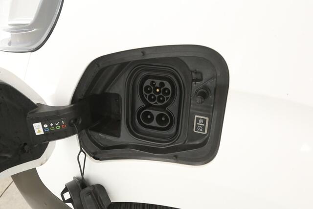 Opel VIVARO Vivaro-e L2H1 Edition 75 kWh | SOH 91% | Snelladen | Airco | Camera | Cruise | Carplay | 3-Zits | Navi