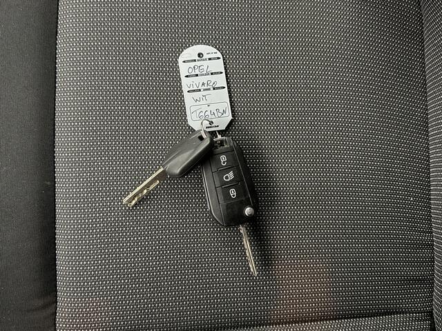 Opel VIVARO Combi 120PK XL Personenbus | 9-Persoons | ¤ 24950,-- incl BTW/BPM | Airco | Cruise