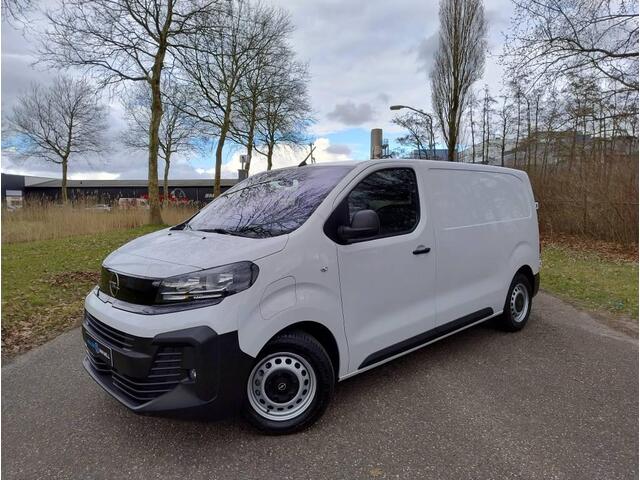 Opel VIVARO Electric L2 75 kWh 136pk | 8 jaar garantie | 0% financial lease | Houten afwerking laadruimte | NAVI | Multimedia | Apple Carplay | Android Auto | Achteruitrijcamera | Parkeersensoren voor en achter | Dode hoek detectie | Digitale cockpit | Stuurwielbedie
